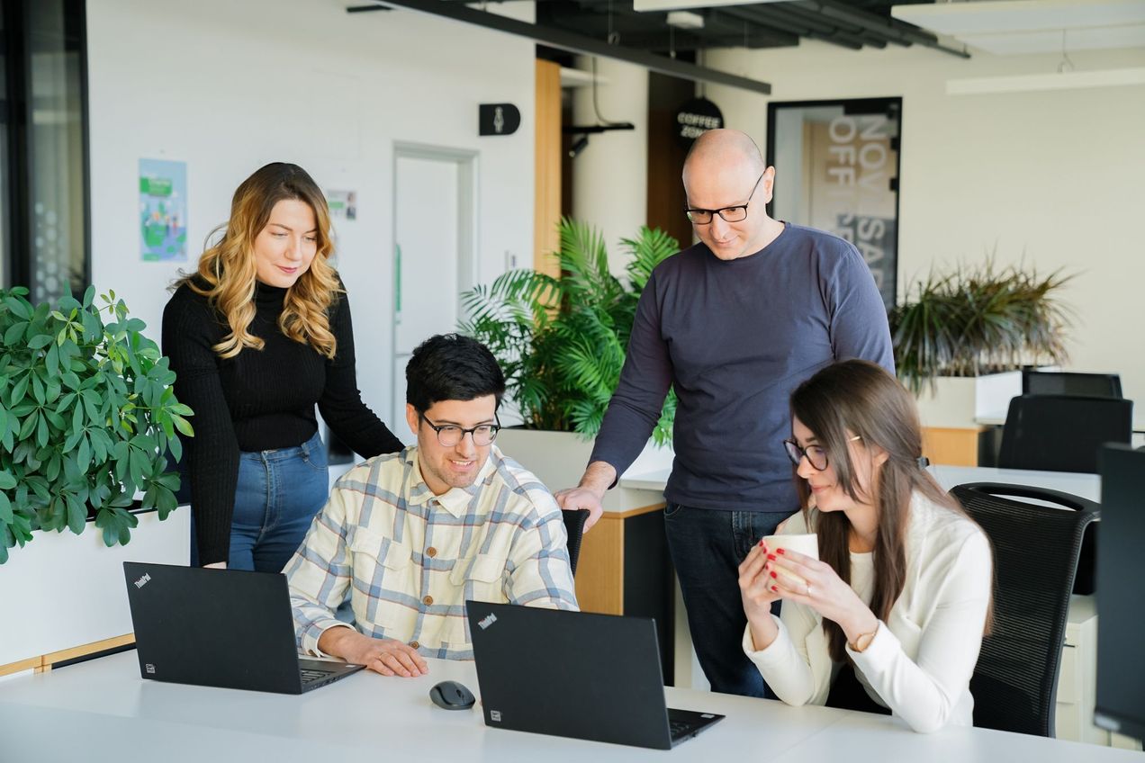 How is global software development business expanding in Serbia?