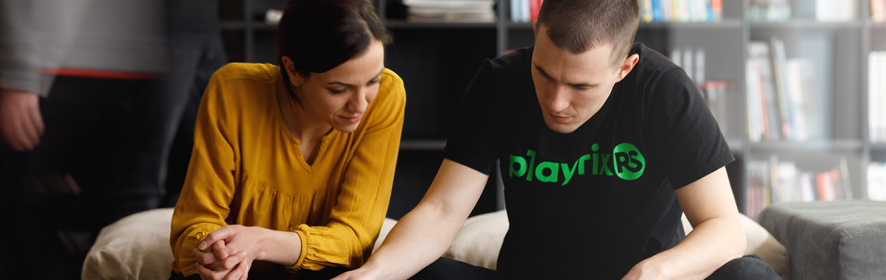 How do experts in the IT industry choose an employer?